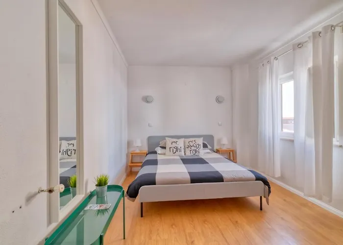 Homemoel Local Accomodation Al 招待所 3*